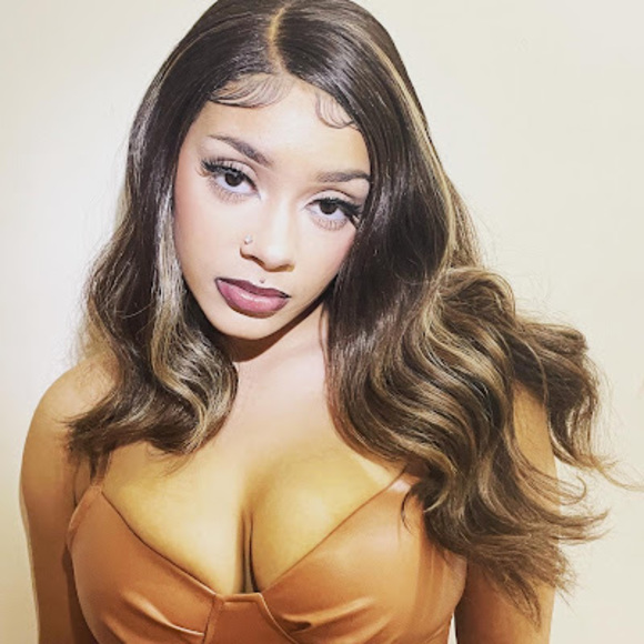 Meet your Posher, Taylor - Picture 1 of 1